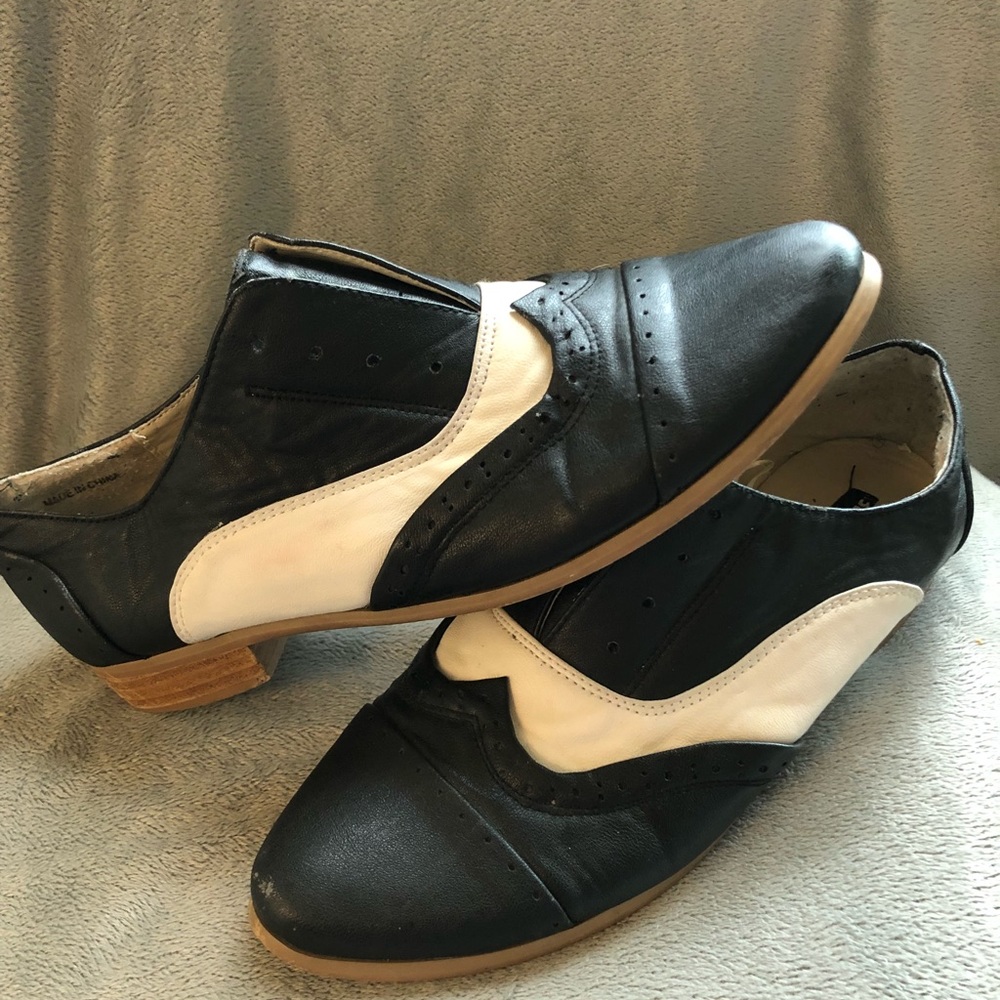 Vintage style slip on shoes